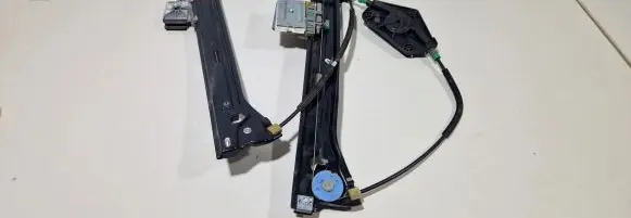 Audi A5 Sportback 8TA Front door window regulator with motor 8T8837461