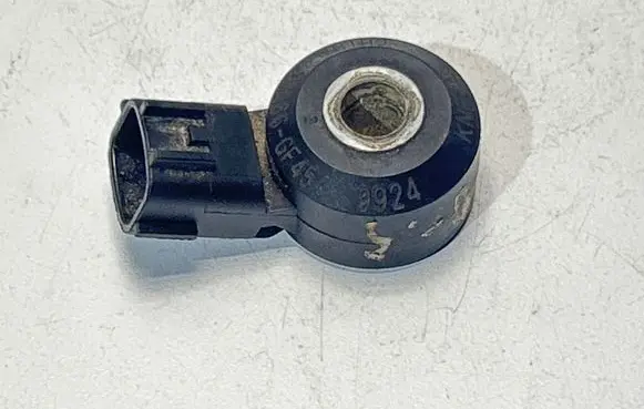 Subaru Forester SK Detonation knock sensor KNE45 9924