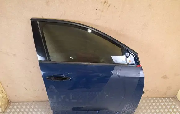 Peugeot 3008 II Front door