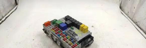 Opel Zafira A Fuse box set 24412497