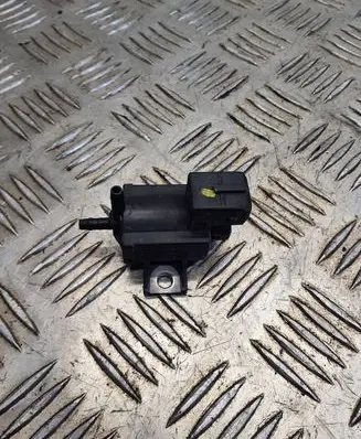 Vacuum valve