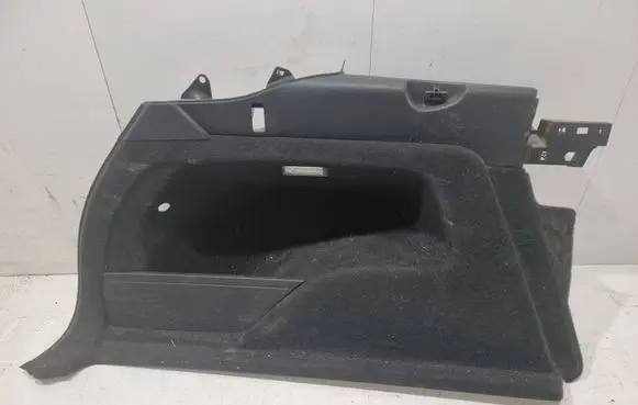 Volkswagen Touareg II Trunk/boot side trim panel 7P6863819 1812010
