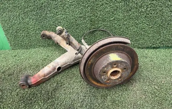 Mercedes-Benz Vito Viano W639 Rear wheel hub spindle/knuckle 6393521204 A6393521204