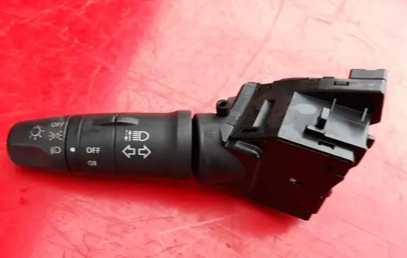 Nissan Primera Indicator stalk 25540AV620
