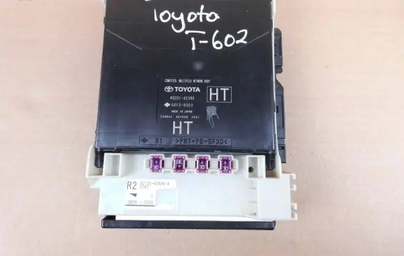 Toyota RAV 4 (XA50) Central body control module 8922142390 8273042890A