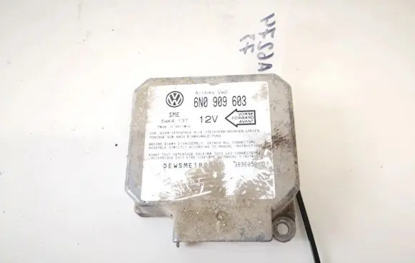Volkswagen Golf III Airbag control unit/module 6n0909603 5wk4137