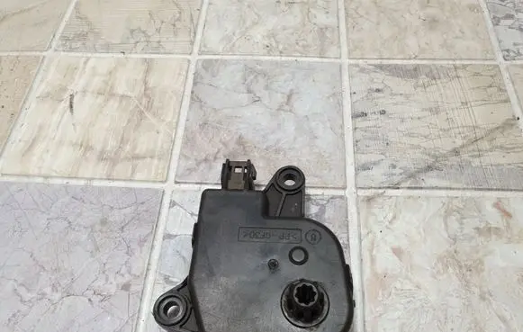 Chrysler Pacifica Air flap motor/actuator 04885465AAC 58024E 3153C