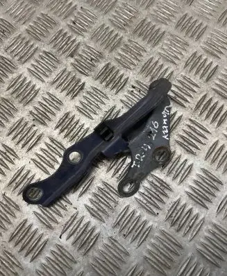 Toyota RAV 4 (XA10) Engine bonnet/hood hinges