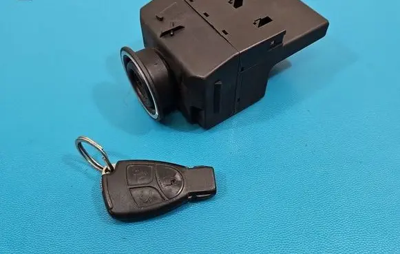 Mercedes-Benz C W203 Ignition lock 2035450608 IMPRK1577921