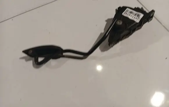 Nissan Primera Accelerator throttle pedal 18002AU410