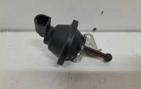 Mercedes-Benz C W203 Vacuum valve A6110900366 500300