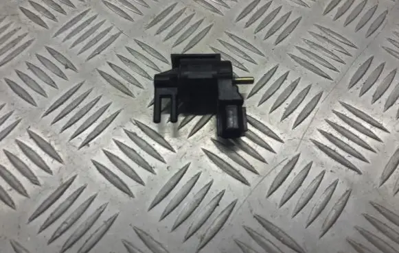 Mazda 6 Valve vacuum K5T44173