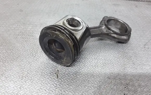 Fiat Ducato Piston with connecting rod