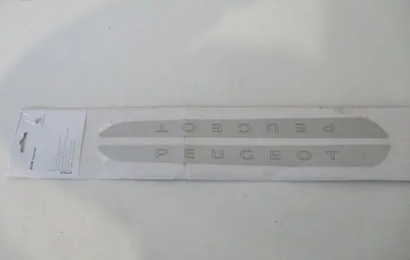 Peugeot 2008 I Manufacturer badge logo/emblem 160755830