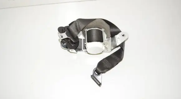 BMW 2 F46 Rear seatbelt 7332236 72117332236