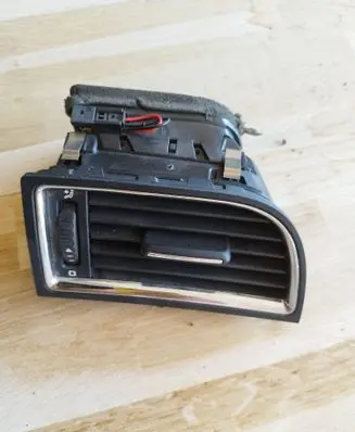 Skoda Superb B6 (3T) Dashboard side air vent grill/cover trim 3t0819702