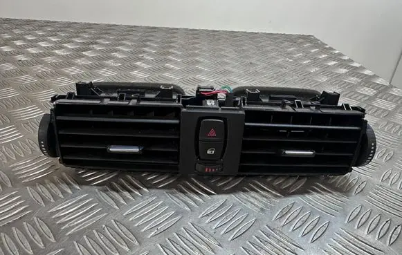 BMW 4 F36 Gran coupe Dash center air vent grill 9218552 508835 5065350