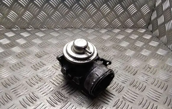 Audi A4 S4 B6 8E 8H EGR valve 038131501J