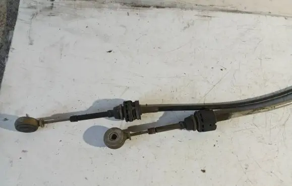 Opel Zafira B Gear shift cable linkage 55351948