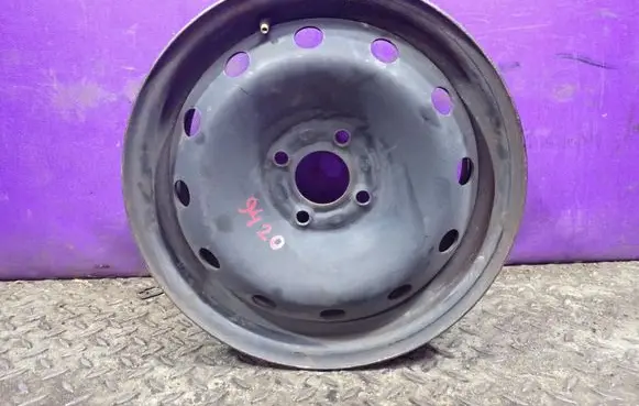 Renault Clio III R15 steel rim
