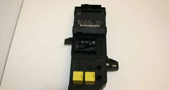 Opel Signum Fuse module 24443147 13120953 518777024