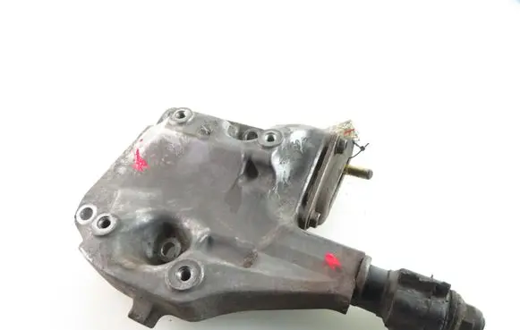 Honda HR-V Engine mounting bracket