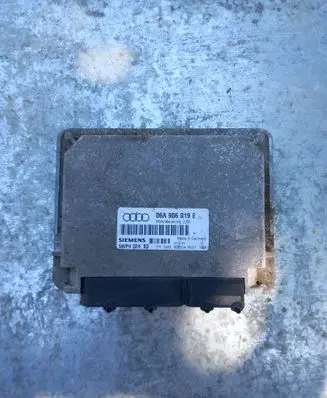 Audi A3 S3 8L Engine control unit/module 06A906019e 5WP432403