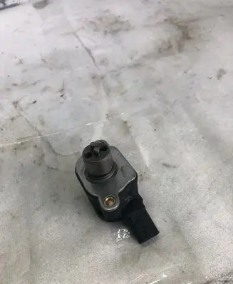Audi Q3 F3 Camshaft vanos timing valve 04e906048a