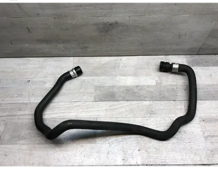 Engine coolant pipe/hose