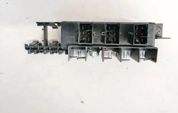 Volkswagen PASSAT B5 Fuse box set 8l0941822a 896083000