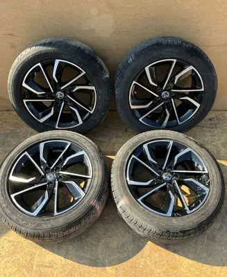 MG ZS R17 alloy rim