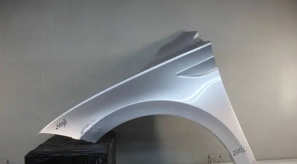 Volkswagen Polo VI Fender mounting bracket