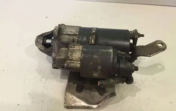 Volkswagen PASSAT B5 Starter motor 058911023B