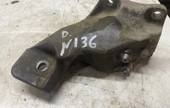 Land Rover Range Rover Sport L320 Engine mounting bracket 6H326037AB KKU500761 A1S19C03