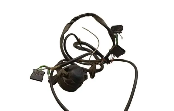 Volkswagen PASSAT B5 Tow bar electric socket 