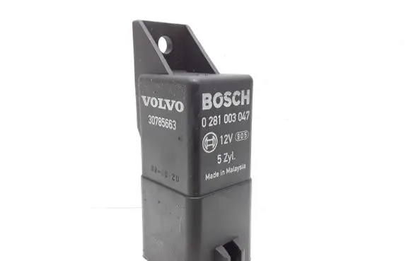 Volvo XC60 Glow plug pre-heat relay 30785663 0281003047