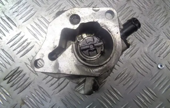 Nissan Note (E11) Vacuum pump 8200521381