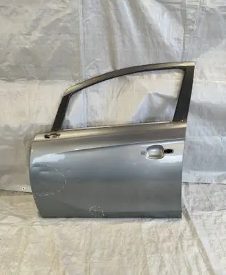 Opel Astra J Front door 13330765