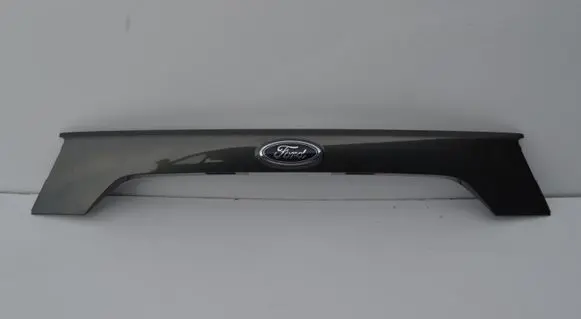 Ford Escape III Tailgate trim