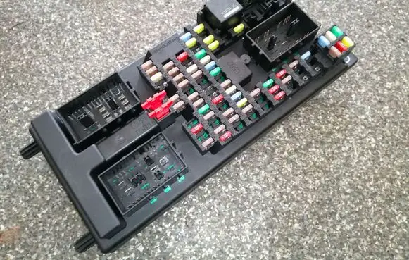Land Rover Range Rover Evoque L538 Fuse module BJ3214F041AC