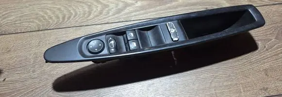 Citroen C4 I Electric window control switch 9651464477