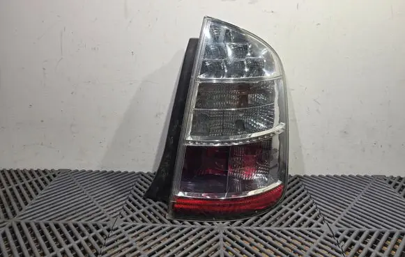 Toyota Prius (XW20) Rear/tail lights 6120