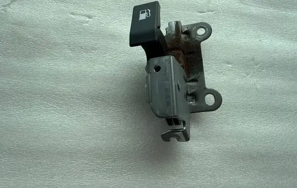 Toyota GT 86 Fuel cap release pull handle SU00301408