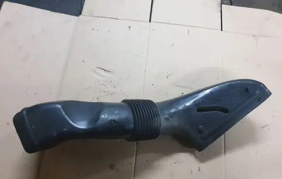 Volvo V70 Air intake duct part 8638624