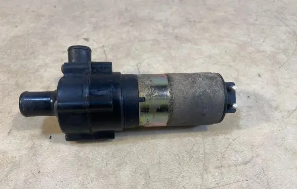 Mercedes-Benz G W461 W463 1st Gen Water pump A0018351364