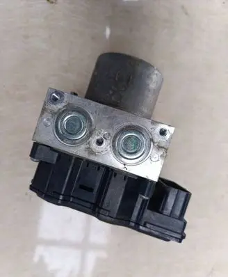 Ford Mondeo MK IV ABS Pump 7g912c405ab