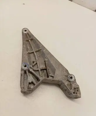 Mercedes-Benz Vito Viano W638 Engine mounting bracket A6382421802