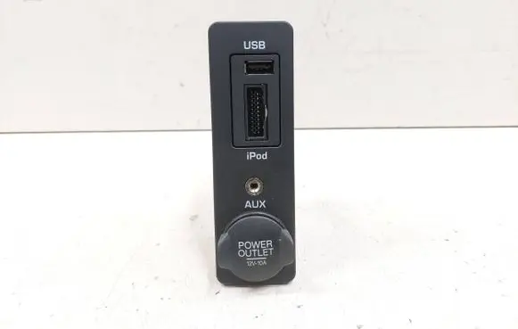 Jaguar XF USB socket connector 8X2319C166AD CX2JA A2C53252704
