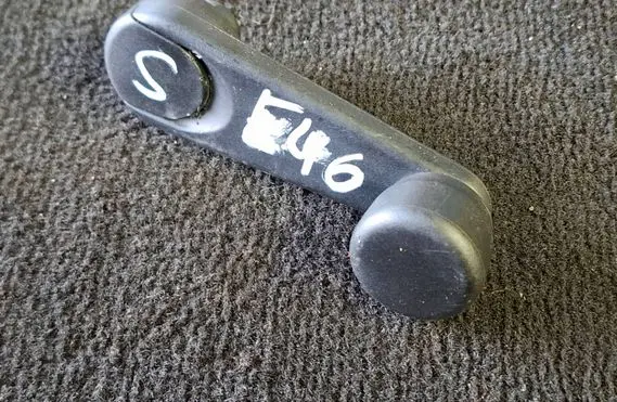 BMW 3 E46 Rear door window winding handle 