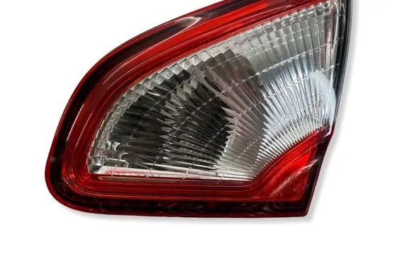 Nissan Qashqai Tailgate rear/tail lights B26550BR01A 020511 89503209
